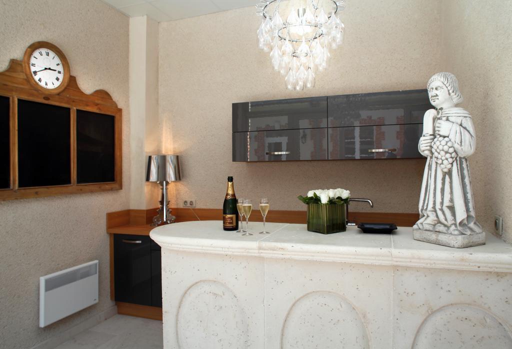 Champagne Andre Bergere & Suites Epernay Room photo