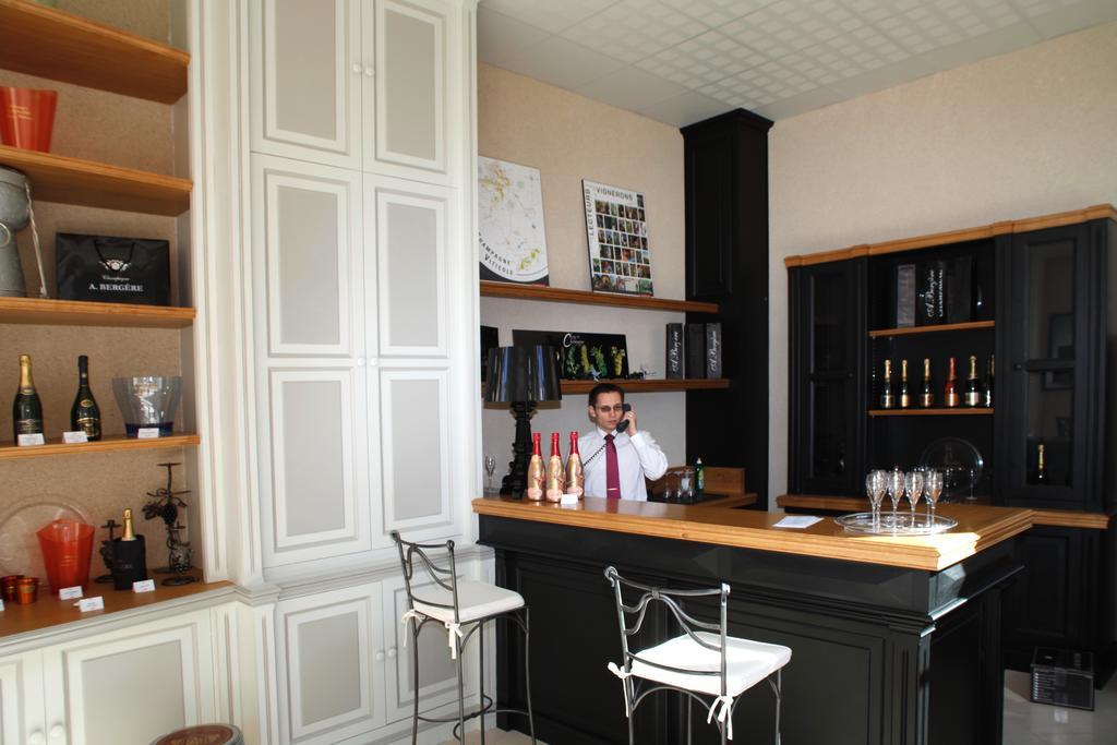 Champagne Andre Bergere & Suites Epernay Room photo